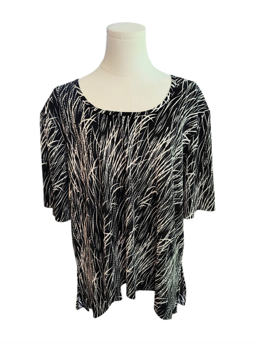 Connected Apparel Black And White Featherstriped Ribbed Blouse Size 22 Wide